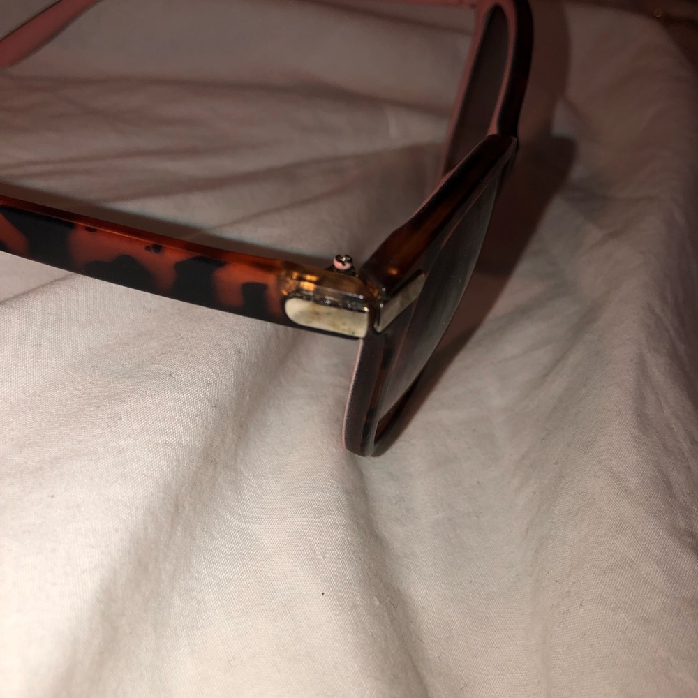 tortoise shell sunglasses - Picture 3 of 3